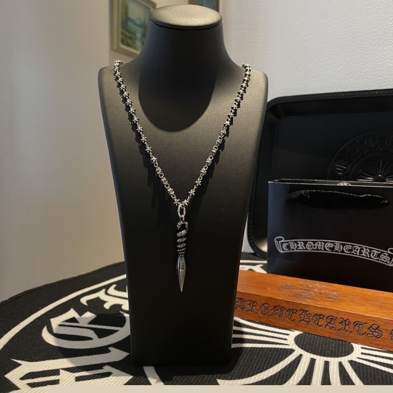 Ch**me He**ts necklaces